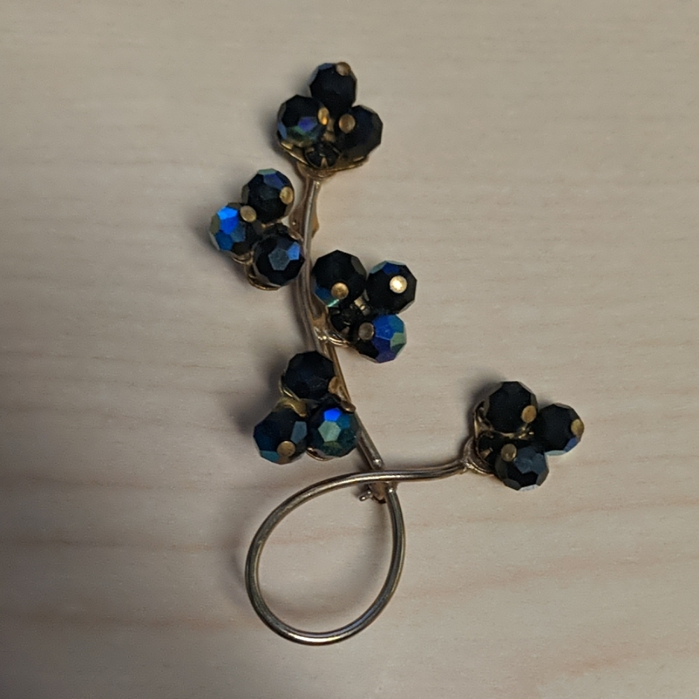 Brooch - Picture 1 of 2